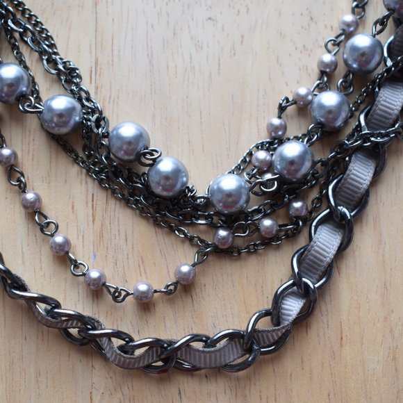 Flower and Chain Necklace - Picture 2 of 4